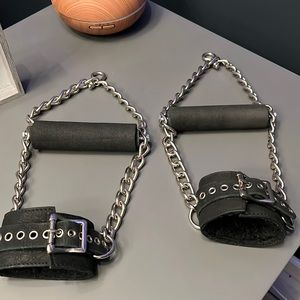 Fur lined suspension cuffs. Heavy duty!!!